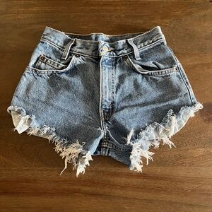 Vintage 1990s Levi’s 550 Cutoff Jean Shorts Size 26